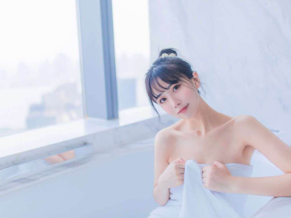 【SSS】念雪ww：从清纯日系萌妹到次元美学的温柔诠释者【37期-12.6GB】-CoserBaby