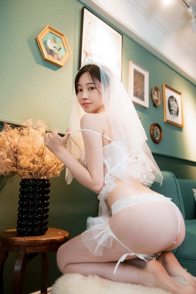 图片[2]-【SSS】年年：光影中的多面女神【124期-36.4GB】-CoserBaby